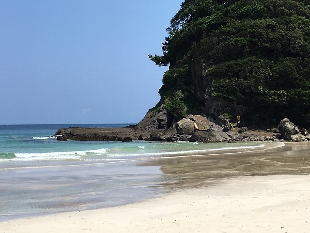 伊豆白浜海岸 美しすぎる海でサーフィン おすすめはホテル伊豆急 さわさわワールド すれすれなるままに